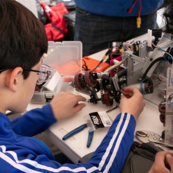 Alumnos de Secundaria y PrepaTec son líderes de robótica en FIRST 