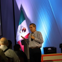 Pablo Latapi imparte la conferencia Wifi emocional en el Tec Guadalajara