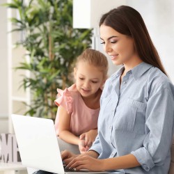 10 tips on how to work from home and take care of your kids at the same time!