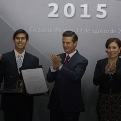 LLíder del Mañana David Ramírez Premio Nacional de la Juventud 2015