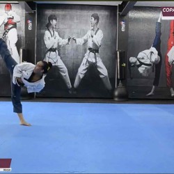 Alumna de Prepa Tec realiza su demostración de formas en taekwondo en la Copa Tabasco 2020.