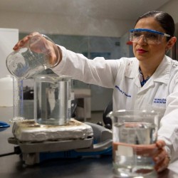 La doctora Janet Gutiérrez gano el Premio Nacional de Ciencias para jóvenes 2020