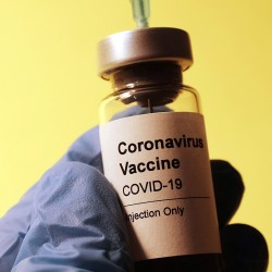 ¿Vacunarse en el extranjero? Conoce la opinión de experta Tec