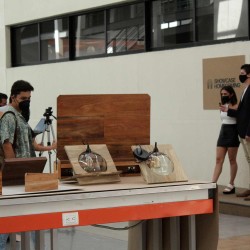 Alumnos de diseño industrial del Tec presentaron en la exposición Showcase lo mejor de sus proyectos. 