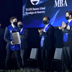 Realizan graduación de EGADE Business School en Monterrey