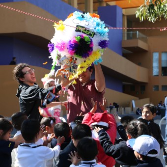 Piñata en la Posada Tec. 