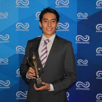 Fabian Villanueva, Premio Trayectoria en Liderazgo y Formación Estudiantil.