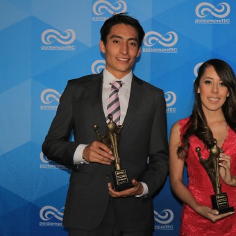 Jóvenes ganadores del premio Trayectoria en Liderazgo y Formación Estudiantil.