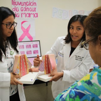 Feria salud semana i stand  diagnóstico cáncer de mama 