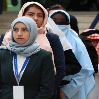 Delegadas representando a delegaciones islámicas.