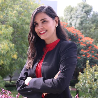 Claudia Félix directiva del Campus Guadalajara es distinguida por su trayectoria con Premio Mujer Tec