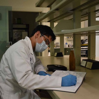 Tec Guadalajara reanuda actividad en laboratorios del campus. 