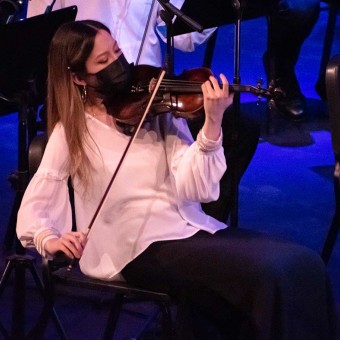 Violinista de la Sinfónica Tec en "Corazón Latino"