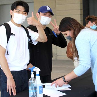 Alumnos coreanos disfrutan de bienvenida