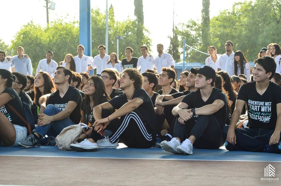 Alumnos en introducción a las residencias Tec